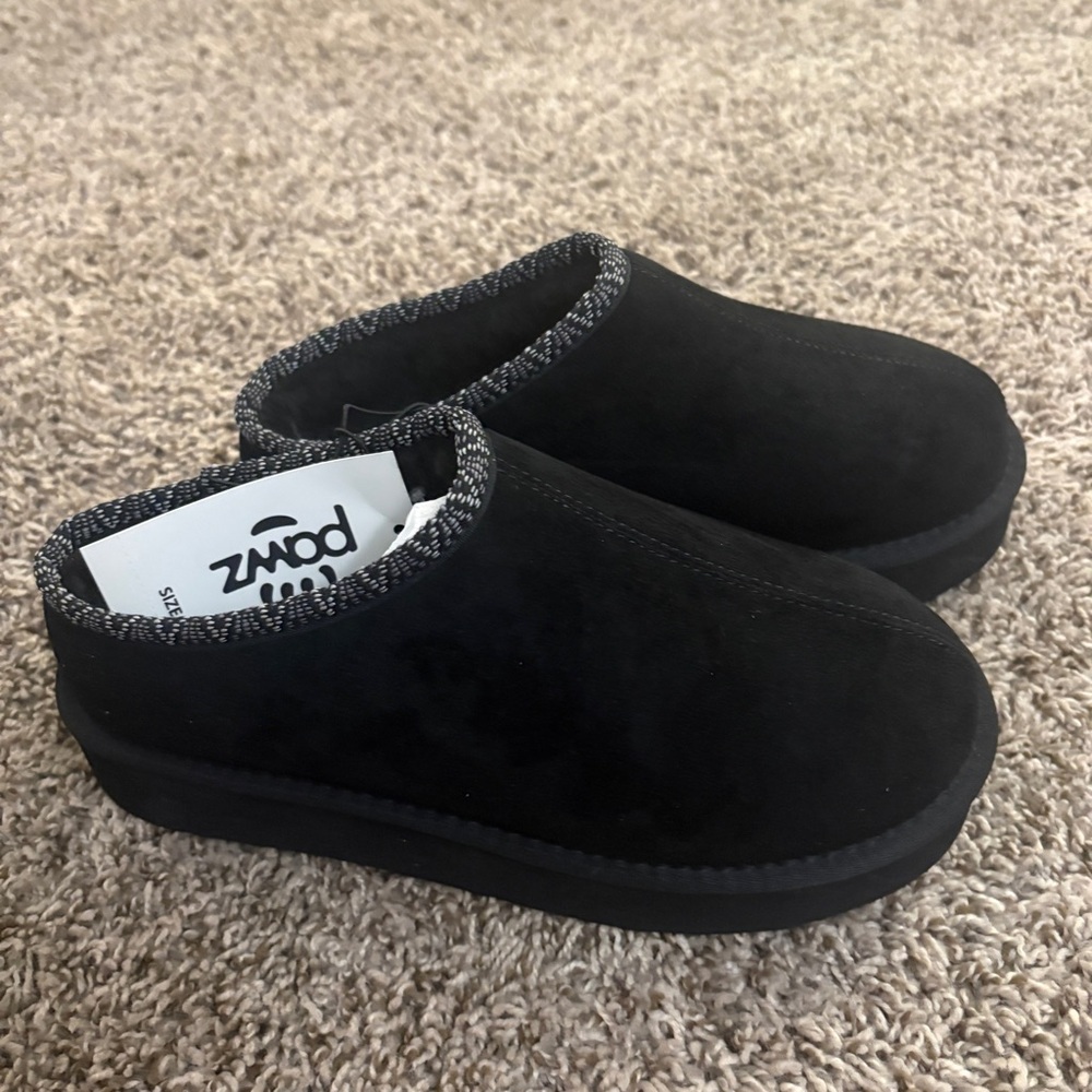 PAWZ Women's Black Slippers
